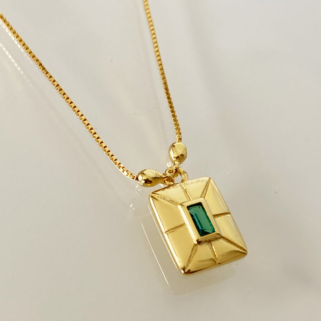 VICTORIA GOLD NECKLACE