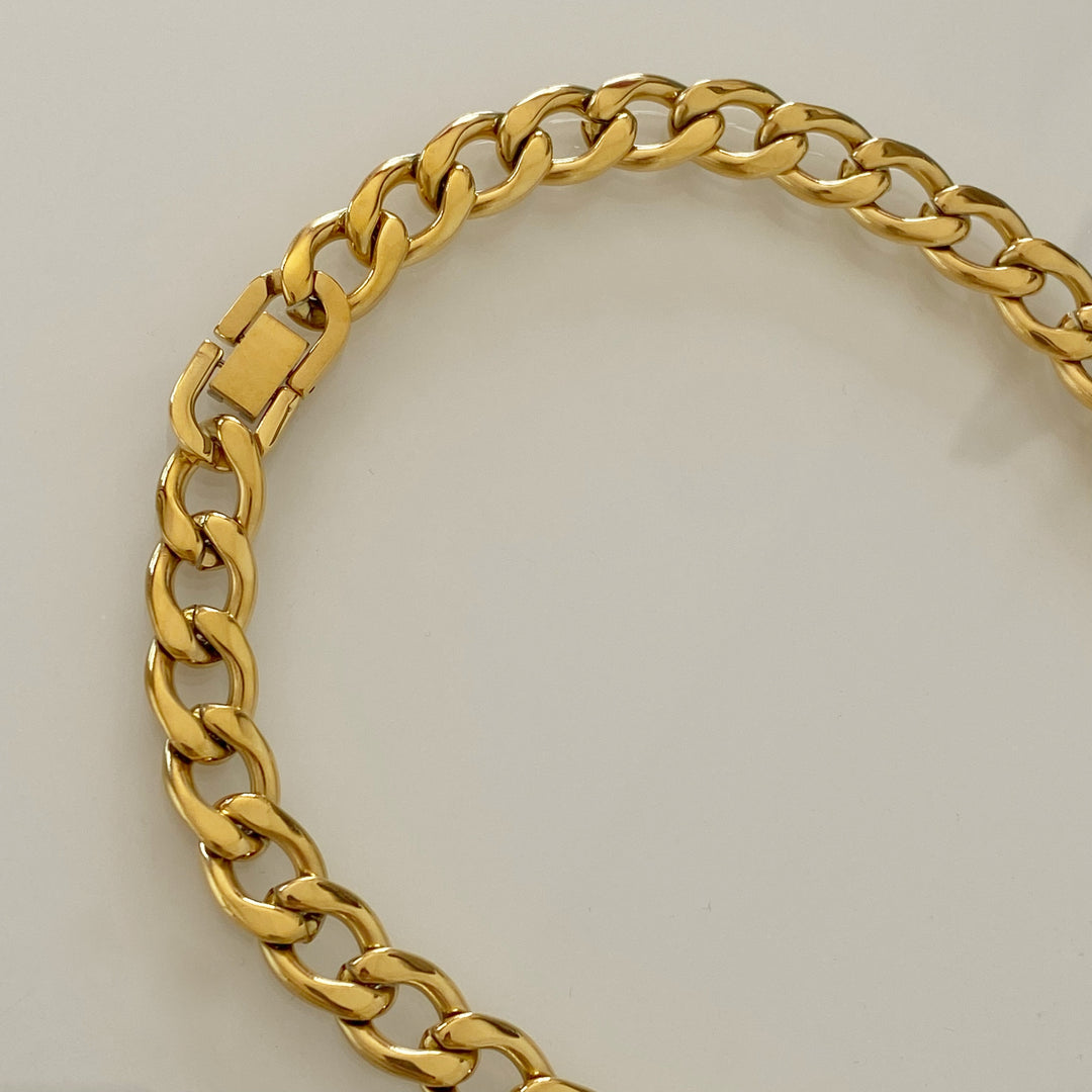 SANDY GOLD CHAIN NECKLACE