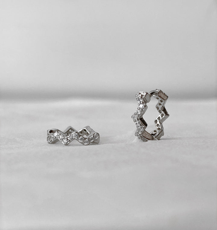 ZIG SILVER WHITE EARRINGS