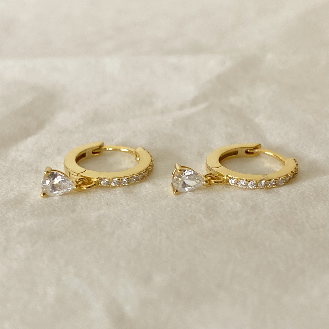 AMELIA GOLD WHITE EARRINGS
