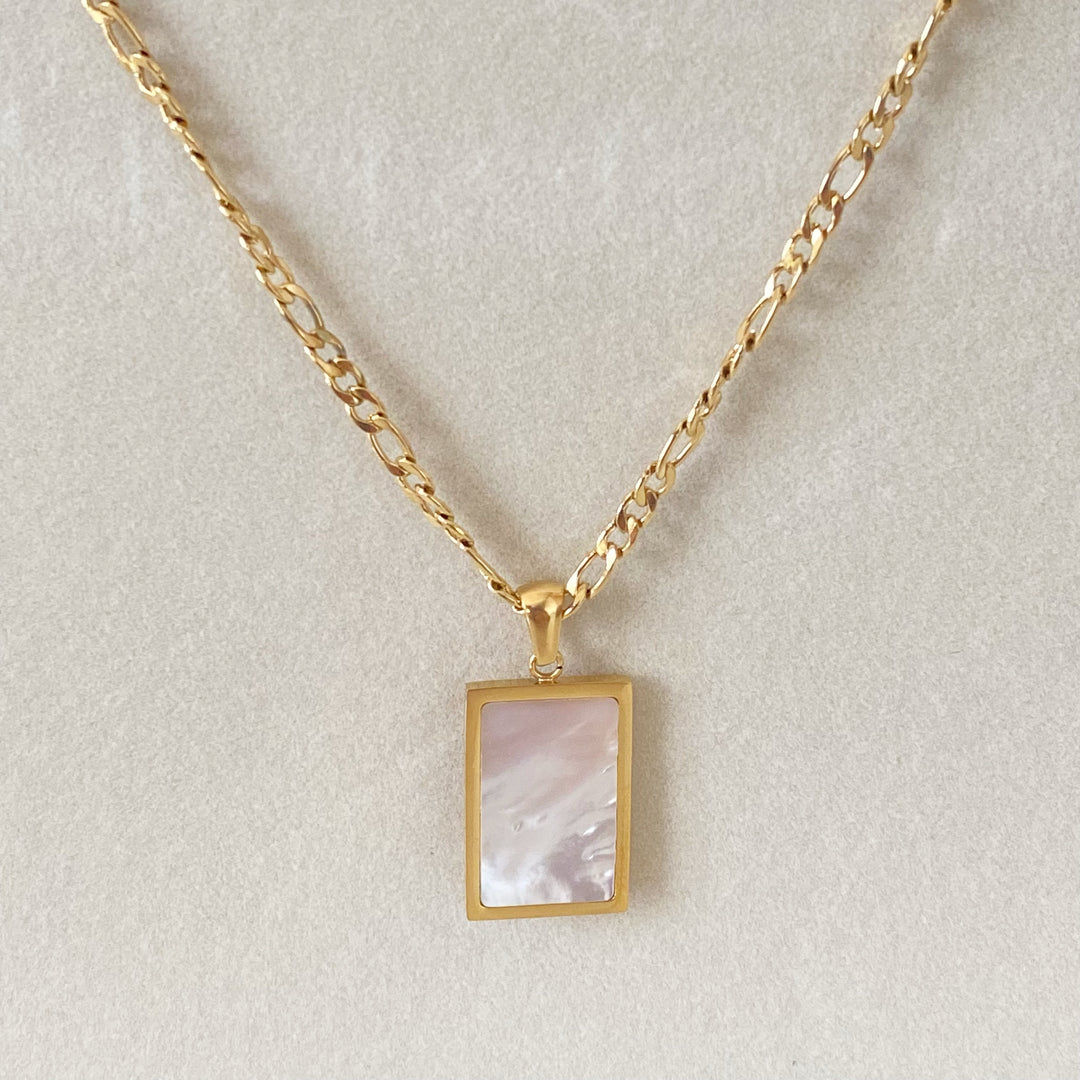 IRIA WHITE NECKLACE