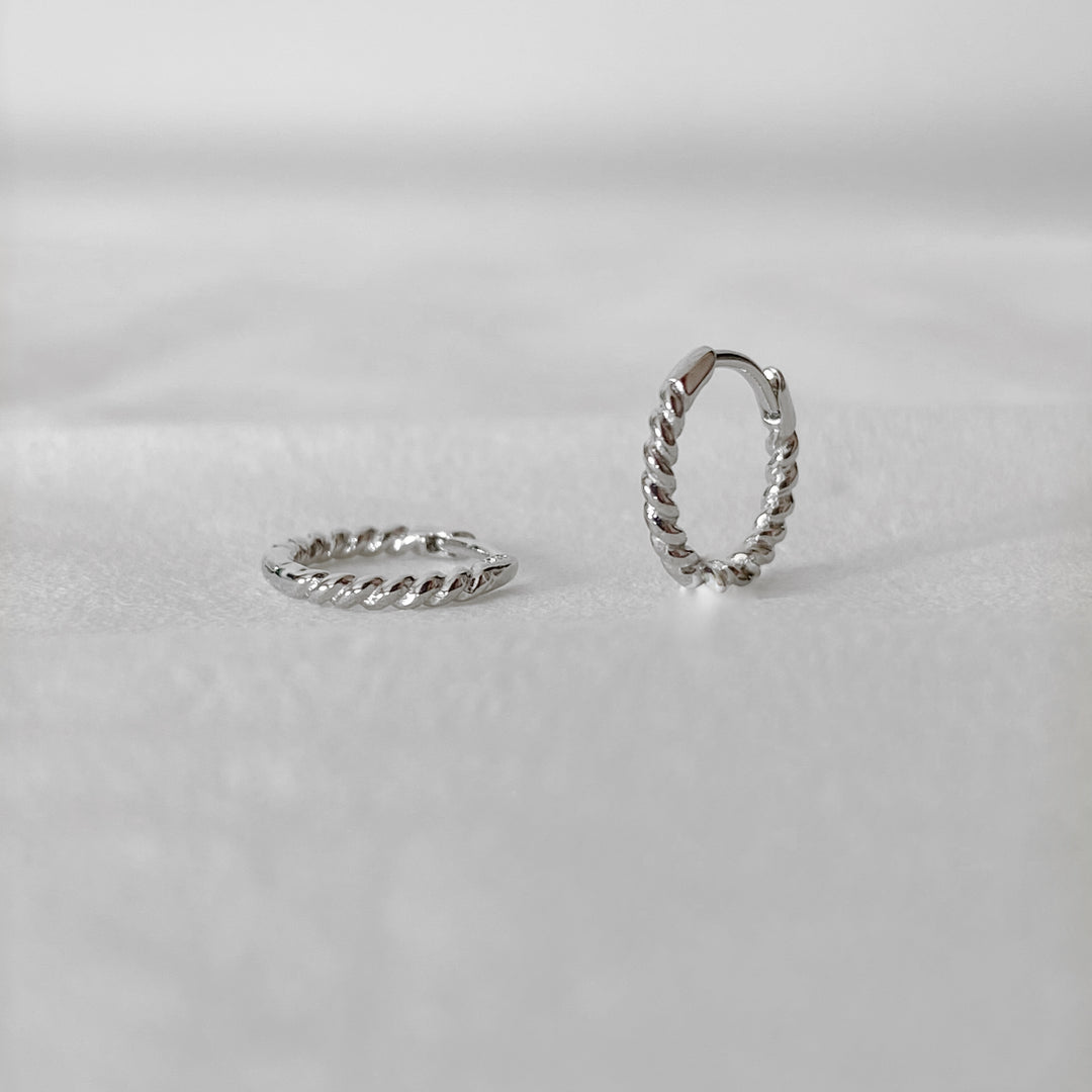 KENDAL SILVER TINY EARRINGS