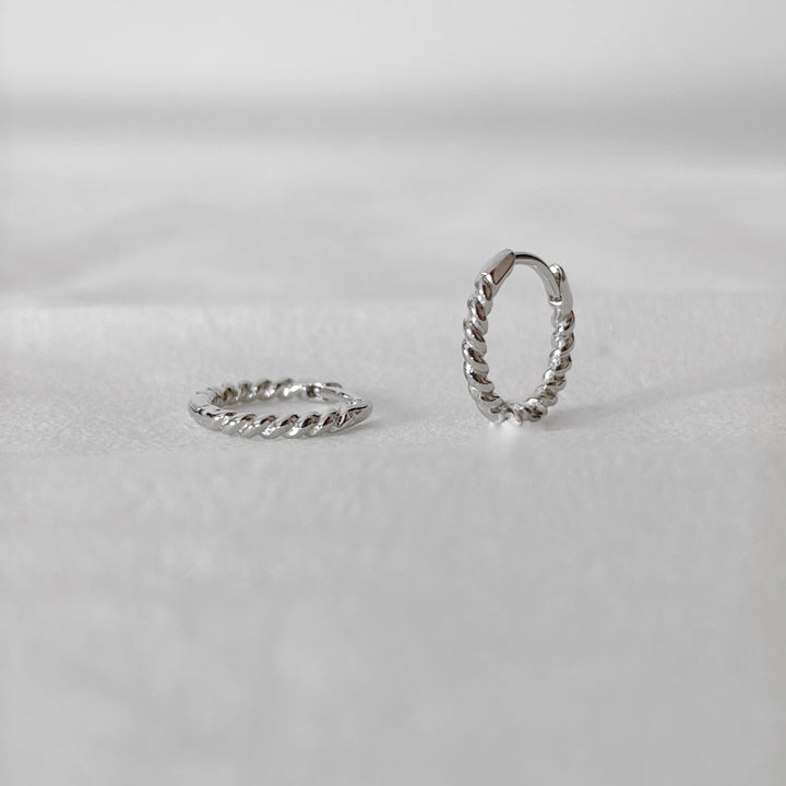 KENDAL SILVER TINY EARRINGS