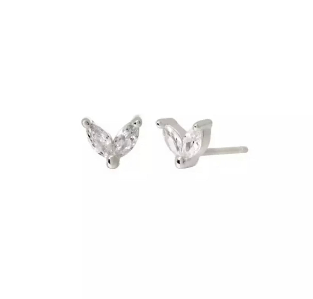 EMMA SILVER WHITE EARRINGS
