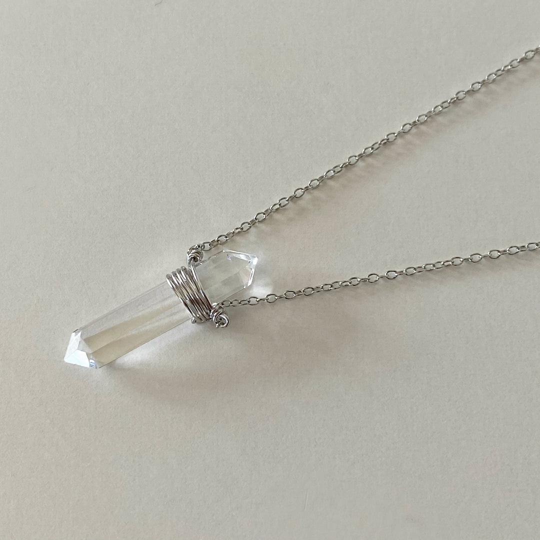 CRYSTAL QUARTZ SILVER NECKLACE