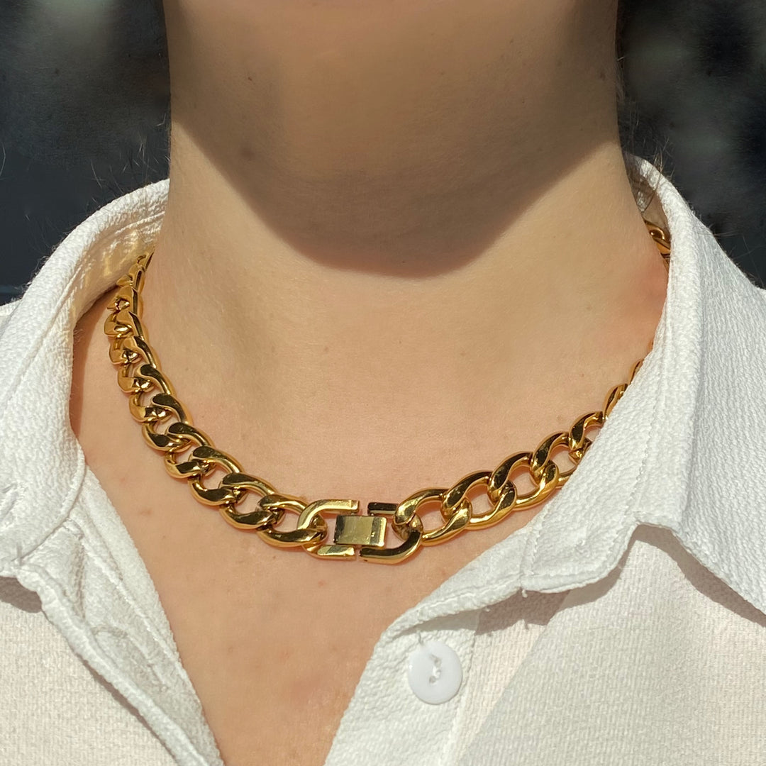 SANDY GOLD CHAIN NECKLACE
